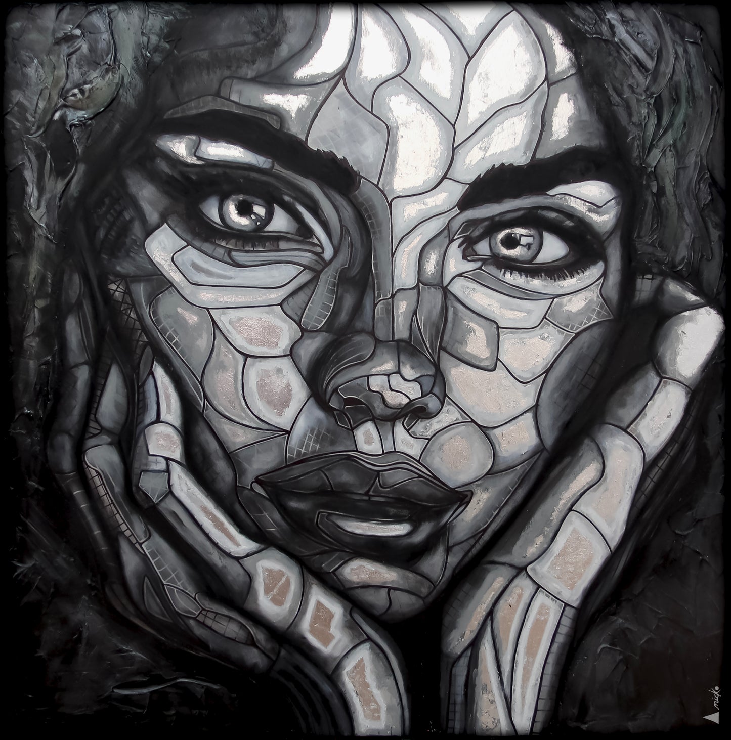 MONOCHROME - Disponible