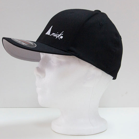 THE FLEXFIT CAP WITH ANICKO WHITE LOGO